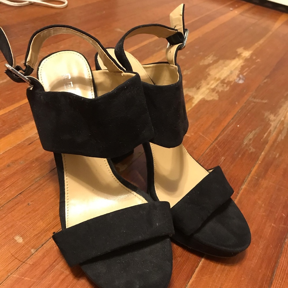 Heels - Picture 2 of 2